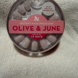Olive & June Press-On Nails